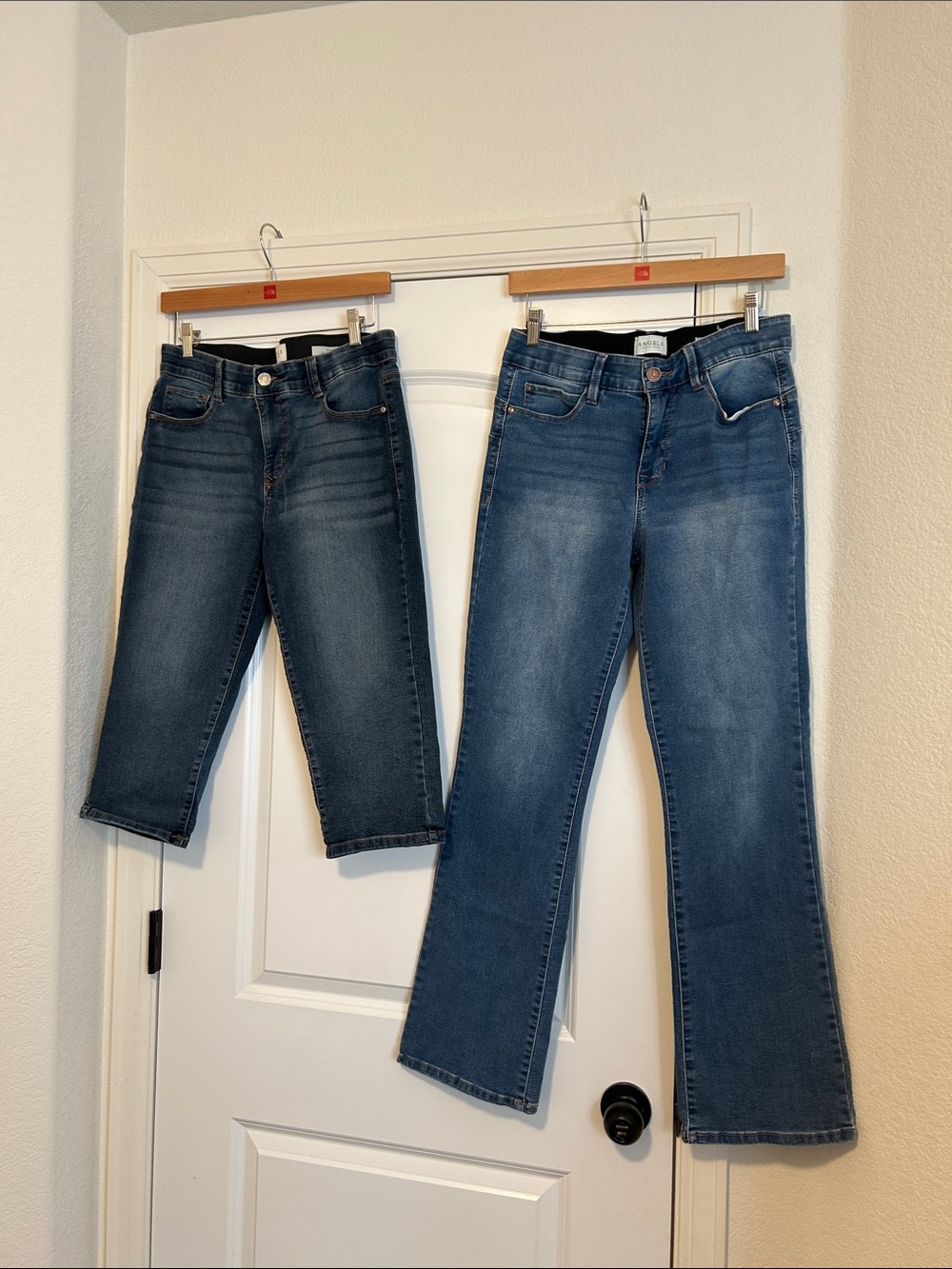 Pair of Angels Women's Jeans - Cropped and Bootcut Size 8/29